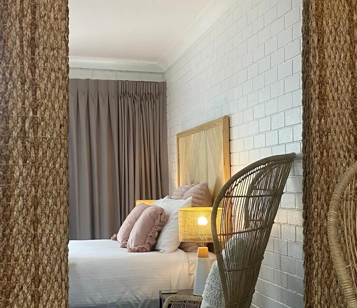 Beachmere Palms Motel 2*,