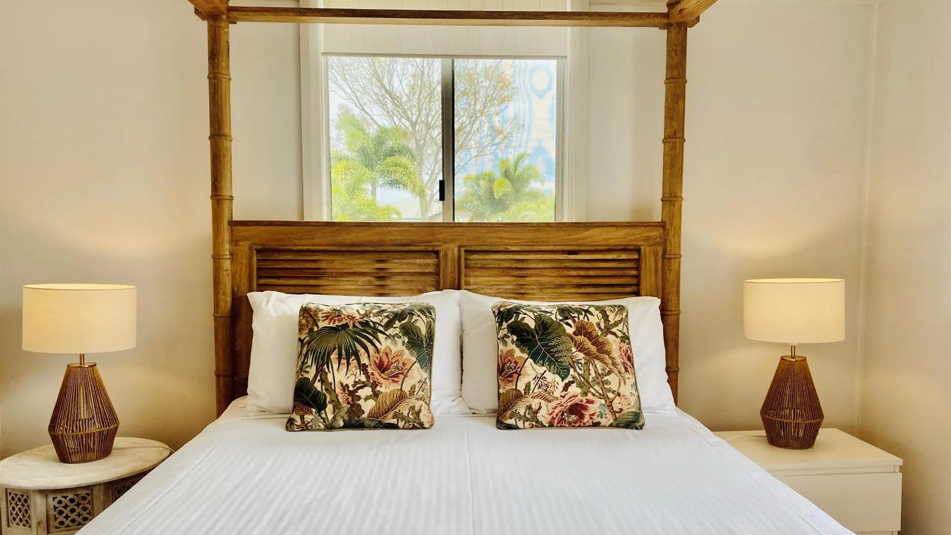 Beachmere Palms Motel