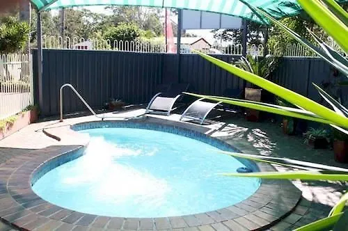 Beachmere Palms Motel